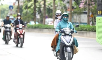 Nang nong gay gat dien rong, co noi tren 38 do C hinh anh