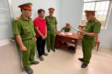 Lua vay tien dao han roi chiem doat hon 4 ty dong hinh anh