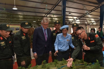 Khang dinh vi the cua Cong an Viet Nam voi su menh gin giu hoa binh hinh anh