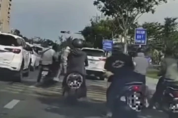 Hình ảnh các trinh sát ập bắt, khống chế hai đối tượng ở Đà Nẵng