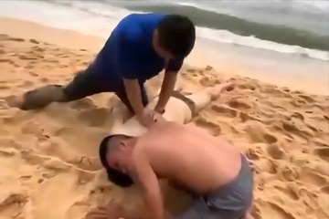 Sóng lớn cuốn 5 du khách ở Phú Quốc, 1 người nguy kịch