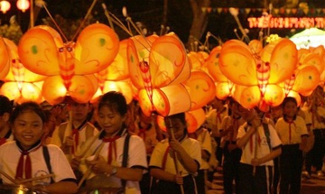 Nhung diem thu vi o le hoi ruoc den trung thu Phan Thiet hinh anh