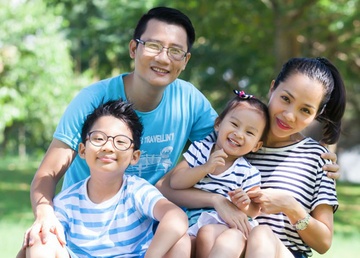 Hoang Bach nhieu lan phai xin loi con hinh anh