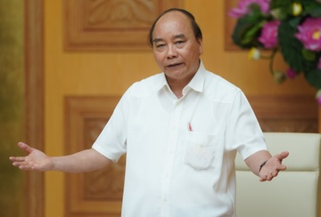 Thu tuong: ‘Doi mu bao ho, deo khau trang trong lop thi sao hoc duoc' hinh anh