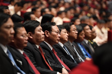 Truyen hinh truc tiep phien khai mac Dai hoi Dang XIII hinh anh