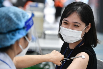 Lam the nao de Viet Nam co 100 trieu lieu vaccine trong 2-4 thang toi? hinh anh