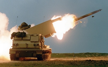 Nga tuyen bo pha huy kho dan phao HIMARS do My vien tro Ukraine hinh anh