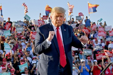 Hon nua dang Cong hoa ung ho ong Trump trong cuoc dau voi FBI hinh anh