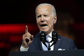 Ong Biden chi trich manh me cuu Tong thong Trump hinh anh