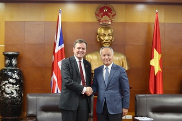 Quoc vu khanh Anh den Viet Nam thao luan ve CPTPP hinh anh