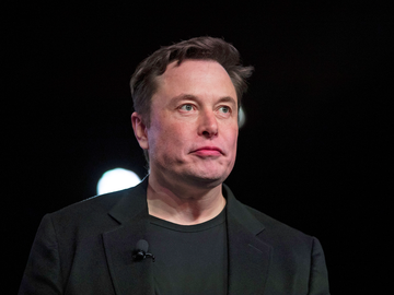 Bai viet tu nam 2018 van gay rac roi cho Elon Musk hinh anh