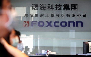 Foxconn den bu hon 1.000 USD de nhan vien nghi viec hinh anh