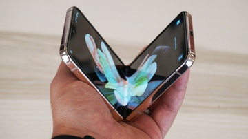 Lo ngay ra mat the he Galaxy Z Fold5 hinh anh