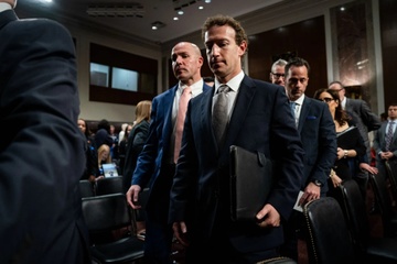 Luat su Mark Zuckerberg kien Meta hinh anh