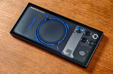 Smartphone có tản nhiệt nước đầu tiên trên thế giới được mở bán