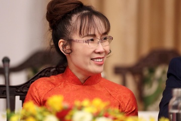 CEO Vietjet ly giai doanh thu tai chinh gan 1.400 ty cua hang hinh anh