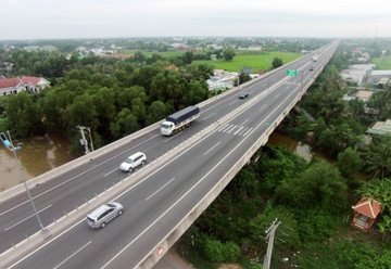 De nghi can nhac thu phi cao toc Trung Luong - TP.HCM hinh anh