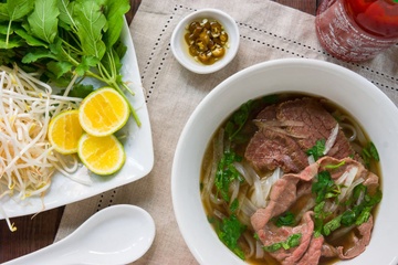 10 dac san ten tuoi re nhat the gioi, trong do co Pho Viet hinh anh