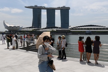 Benh nhan Singapore nhiem cung luc ca virus corona va sot xuat huyet hinh anh
