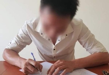 Bi phat 5 trieu vi xuc pham danh du cong an xa hinh anh