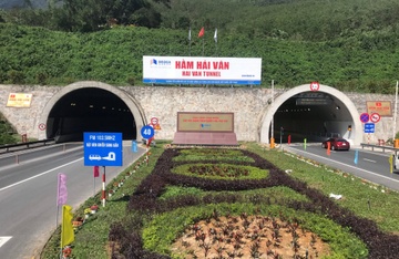 Tram thu phi Hai Van anh 1