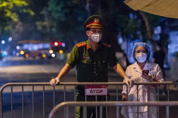 Toi co duoc huong luong khi dang phai cach ly tai benh vien? hinh anh