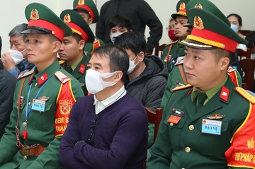 Xu phuc tham cuu tuong canh sat bien bao ke xang lau hinh anh