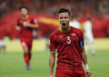 Que Ngoc Hai lot top 5 hau ve hay nhat vong bang Asian Cup hinh anh