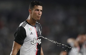 ‘Ronaldo nen xin loi de qua con han tai Han Quoc’ hinh anh