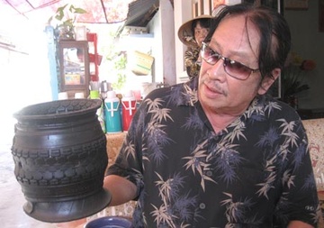 Nguoi dua lop xe cu xuat ngoai hinh anh