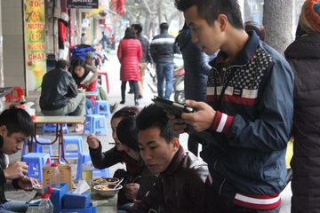 Dung Nexus 7 de ban xoi tai Ha Noi hinh anh