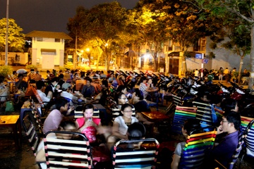 Doi 30 phut de duoc uong nuoc mia 4.000 dong hinh anh