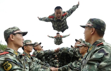 Cac diem yeu cua quan doi Trung Quoc va van co Dong A hinh anh