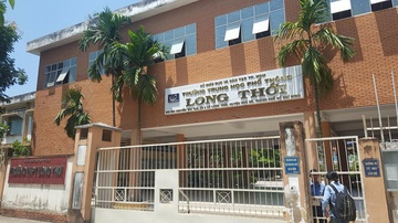 Khien trach hieu truong vu co giao khong giang bai o Sai Gon hinh anh
