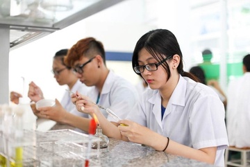 Diem chuan cua DH Duoc Ha Noi la 23,05 hinh anh