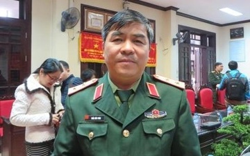 Bo Quoc phong xem xet thong tin thu khoa truong quan su duoc nang diem hinh anh