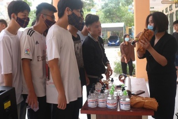 Thai Binh cho hoc sinh lop 12 tro lai truong tu ngay 4/3 hinh anh