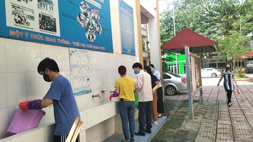 Ha Noi lap 6 doan kiem tra phong, chong dich tai truong hoc hinh anh