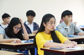 DH Quoc gia TP.HCM chi to chuc mot dot thi danh gia nang luc hinh anh