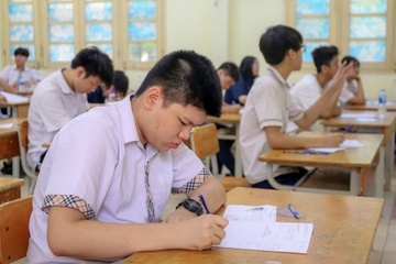 Nguoi hung trong dich Covid-19 vao de chuyen Van vao lop 10 Ha Noi hinh anh
