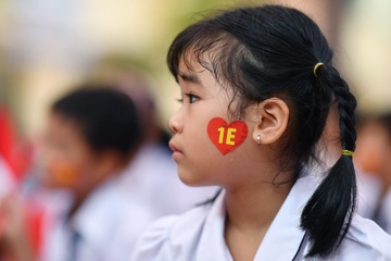 Tre lop 1 o TP.HCM kho hoc chuong trinh moi hinh anh