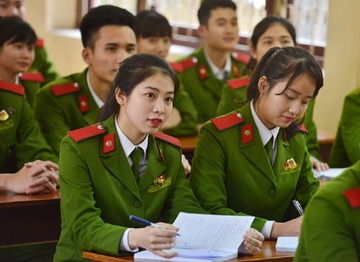 Bo co tien an, con duoc xet tuyen truong cong an, quan doi khong? hinh anh