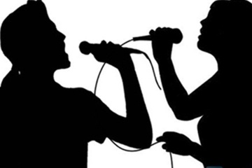 Goi y nu sinh moi di karaoke, HLV trung tam the duc bi duoi viec hinh anh
