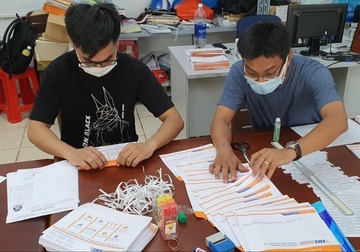 Chay dua tiem chung phuc vu ky thi tot nghiep THPT hinh anh