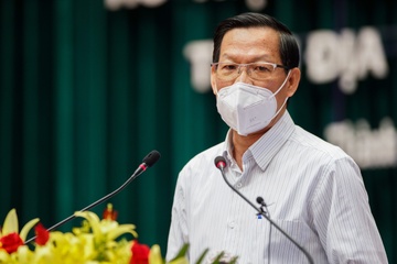Chua the cho toan bo hoc sinh TP.HCM den truong vao thang 12 hinh anh