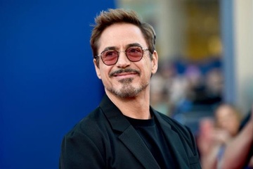 Iron Man dong hanh cung 'ke tieu diet iPhone' hinh anh