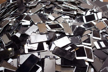 Tim Cook muon thu lai toan bo iPhone cu hinh anh