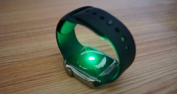Apple Watch Series 6 co the phat hien nguoi deo nhiem Covid-19 hinh anh