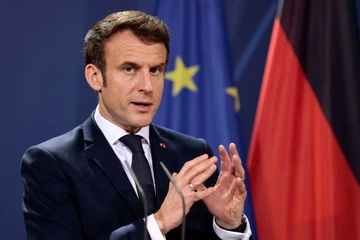 Emmanuel Macron da nhin thay gi truoc khi buoc vao Dien Elysee? hinh anh