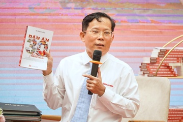 Tong bien tap ke chuyen vinh quang, thach thuc cua nghe bao hinh anh